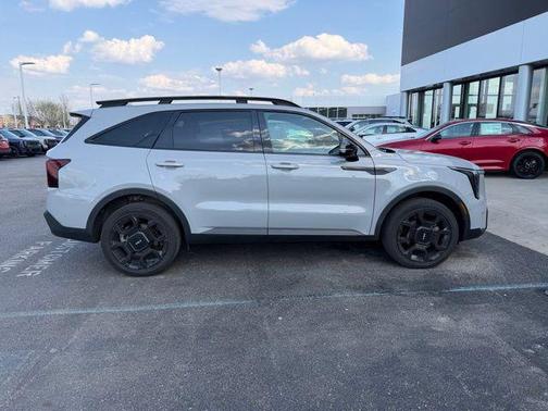 Wolf Gray 2024 Kia Sorento SX
