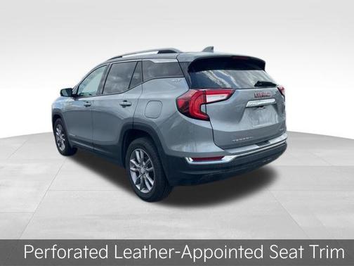 Sterling Metallic 2023 GMC Terrain SLT