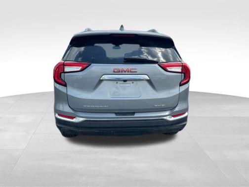 Sterling Metallic 2023 GMC Terrain SLT