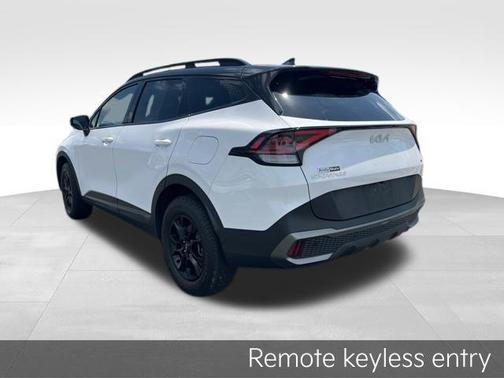 Glacier White Pearl 2023 Kia Sportage S