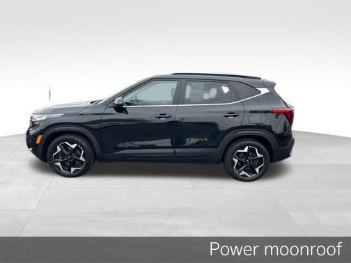 Black 2024 Kia Seltos EX