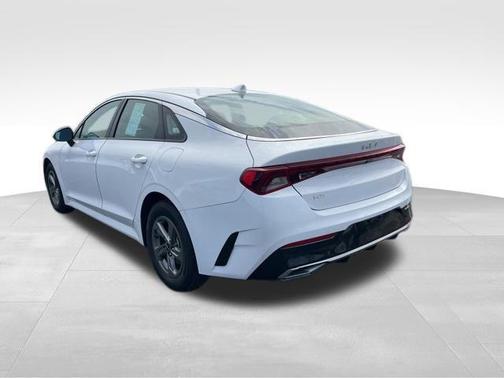 Glacial White Pearl 2023 Kia K5 LXS