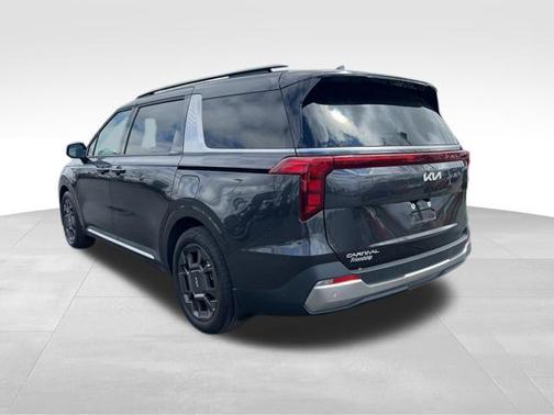 2025 Kia Carnival SX