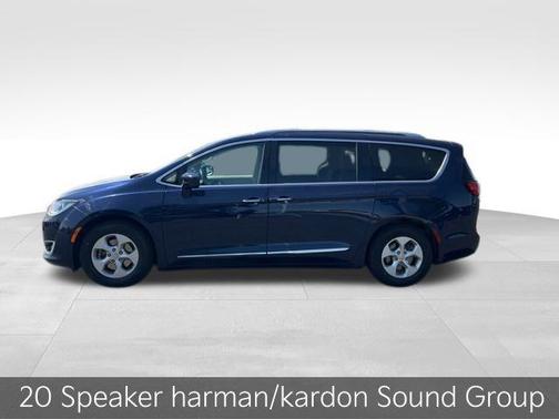 2017 Chrysler Pacifica Touring-L Plus