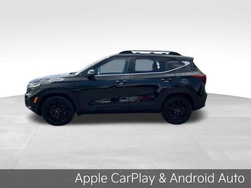 Black 2024 Kia Seltos X-Line