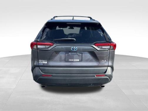 2020 Toyota RAV4 Hybrid XLE