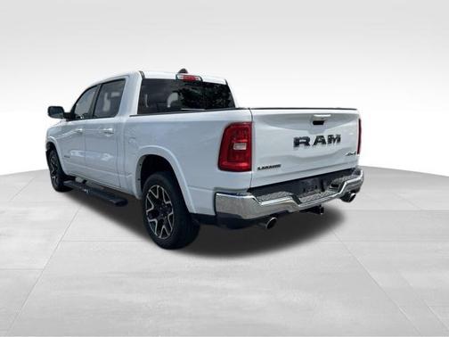 Bright White Clearcoat 2025 RAM 1500 Laramie