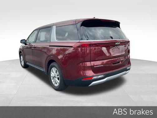 2024 Kia Carnival LX