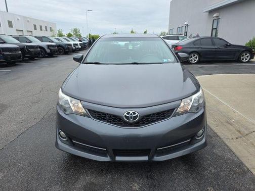 Magnetic Gray Metallic 2014 Toyota Camry SE
