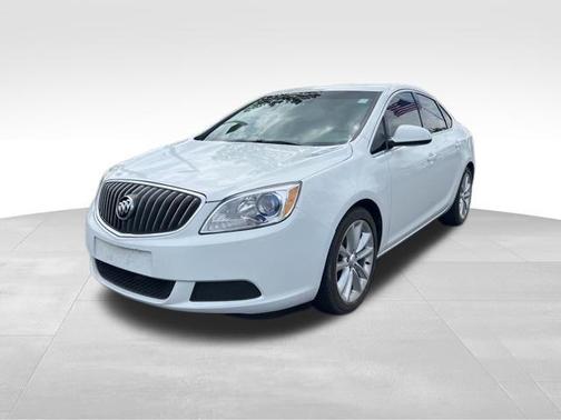Summit White 2015 Buick Verano Base