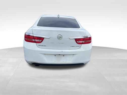 Summit White 2015 Buick Verano Base