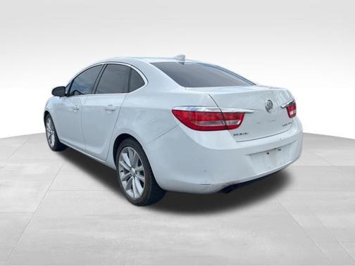 Summit White 2015 Buick Verano Base
