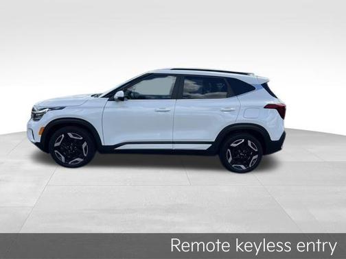 Snow White Pearl 2024 Kia Seltos SX