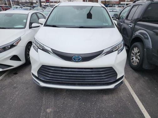 2021 Toyota Sienna LE