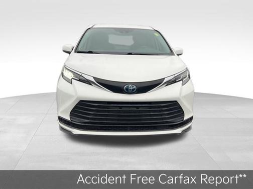 2021 Toyota Sienna LE