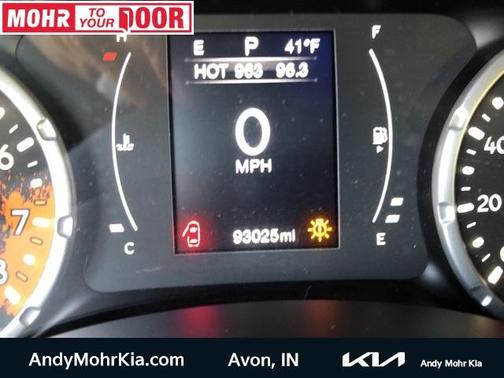 Photo 4 of 27 of 2015 Jeep Renegade Latitude
