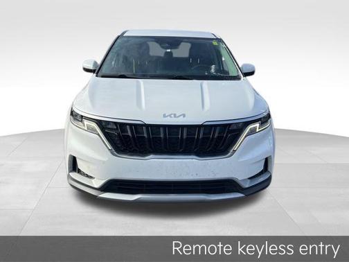 2023 Kia Carnival LX