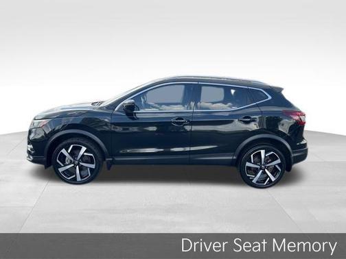 2022 Nissan Rogue Sport SL