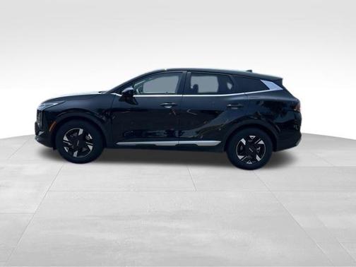 Ebony Black 2026 Kia Sportage LX
