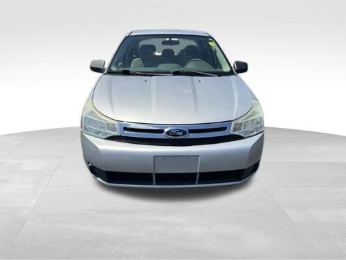 Silver 2009 Ford Focus SE