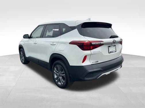 Snow White Pearl 2021 Kia Seltos LX
