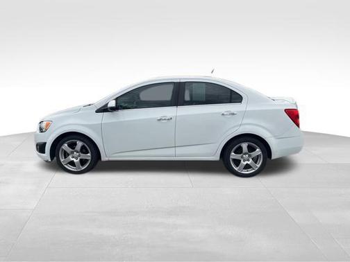 Summit White 2013 Chevrolet Sonic LTZ