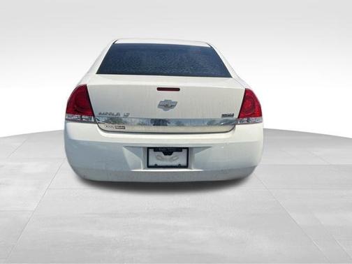 White 2009 Chevrolet Impala LT