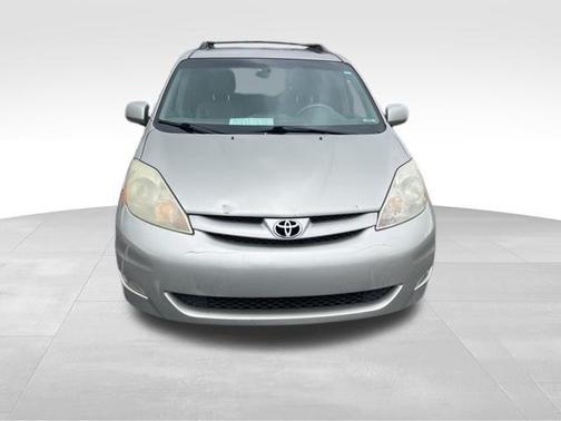 2010 Toyota Sienna XLE