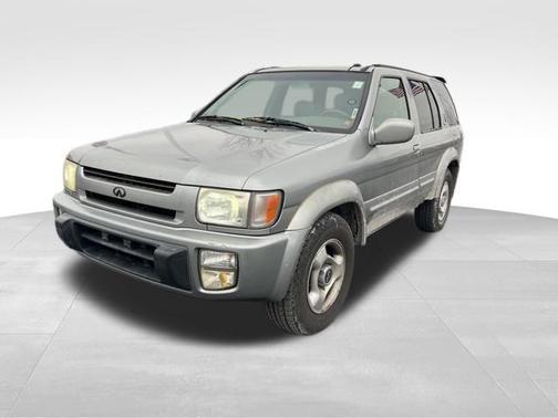 2000 INFINITI QX4 Base