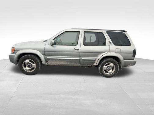 2000 INFINITI QX4 Base