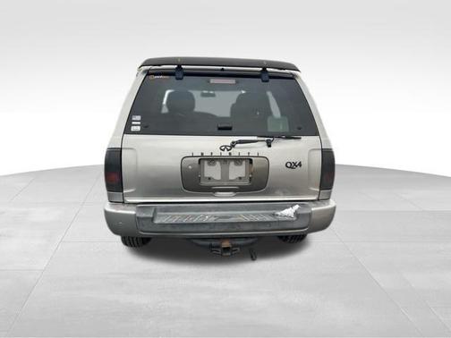 2000 INFINITI QX4 Base