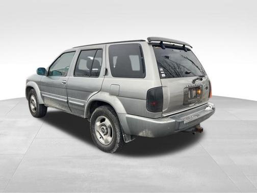 2000 INFINITI QX4 Base