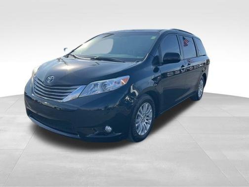 2016 Toyota Sienna XLE