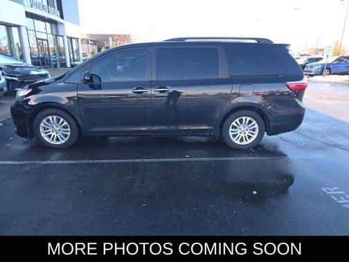 2016 Toyota Sienna XLE