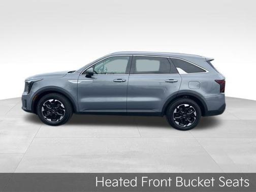 Everlasting Silver 2024 Kia Sorento S