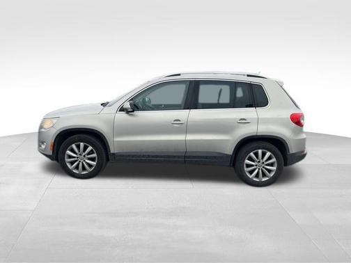 2011 Volkswagen Tiguan SE