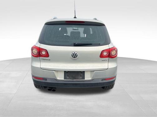 2011 Volkswagen Tiguan SE