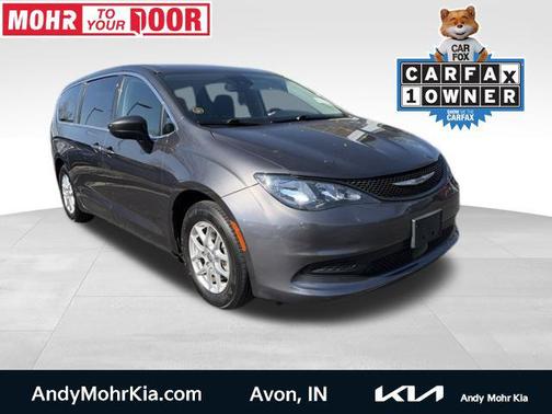 Crystal Metallic 2023 Chrysler Voyager LX