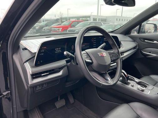 2024 Cadillac XT4 Premium Luxury
