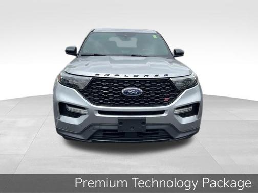 Iconic Silver Metallic 2021 Ford Explorer ST