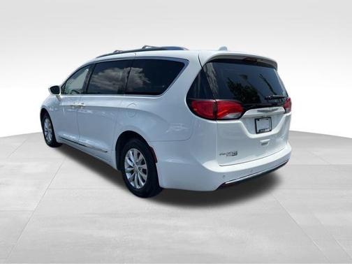 2018 Chrysler Pacifica Touring-L