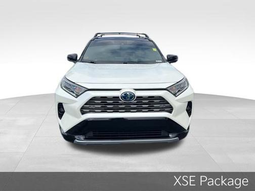 2020 Toyota RAV4 Hybrid SE
