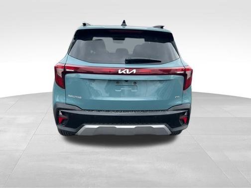Green 2025 Kia Seltos EX