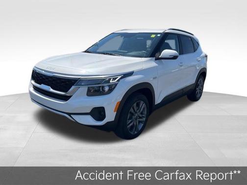 Snow White Pearl 2023 Kia Seltos S