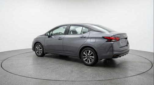 Gun Metallic 2025 Nissan Versa 1.6 SV