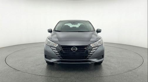 Gun Metallic 2025 Nissan Versa 1.6 SV