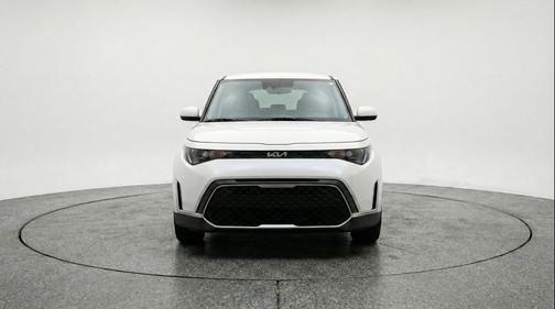 Snow White Pearl 2025 Kia Soul LX