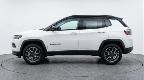 Bright White Clearcoat 2025 Jeep Compass Trailhawk