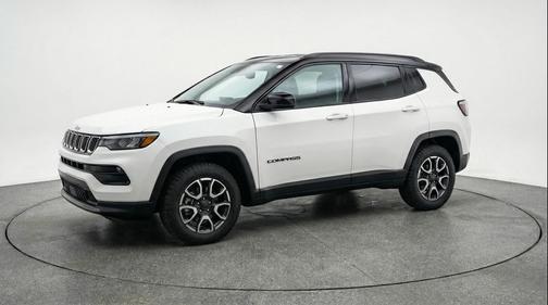 Bright White Clearcoat 2025 Jeep Compass Trailhawk