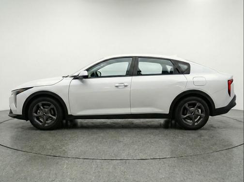 Snow White Pearl 2025 Kia K4 LXS
